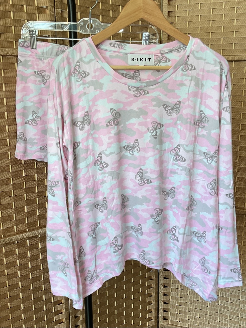 KIKIT Women's Pink Camo Butterfly Pajama Set